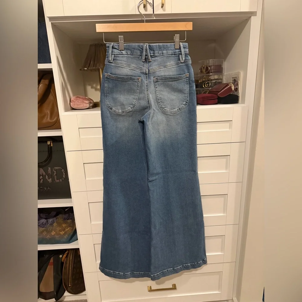 Good American High-Rise Petite Palazzo Jeans - Picture 9 of 9